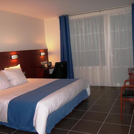 Hostellerie Del Matin Calme Montverdun Exterior photo