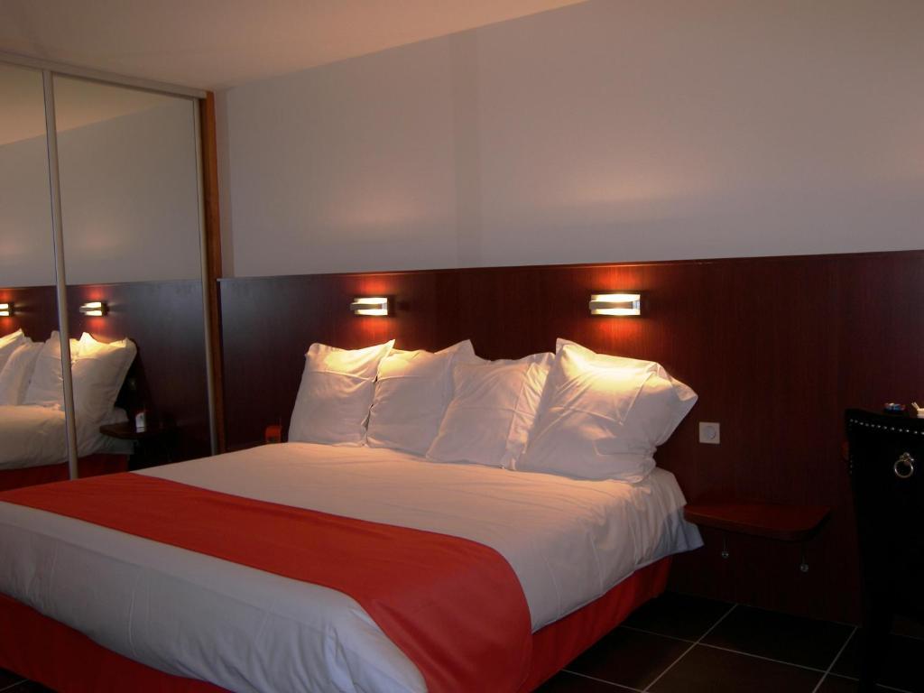 Hostellerie Del Matin Calme Montverdun Exterior photo